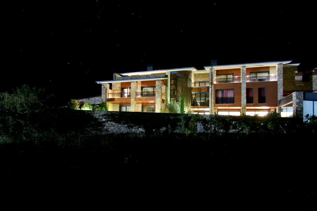 Dolcet L'Hotel Alas Exterior photo